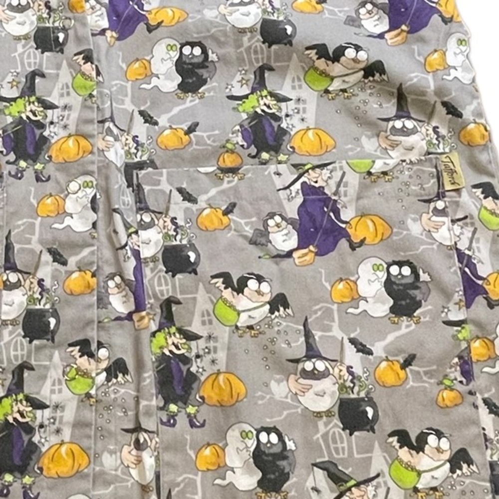 Tafford size Medium long sleeve Halloween scrub lab coat